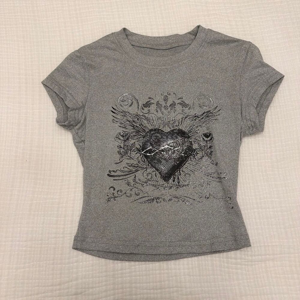 grey heart graphic baby tee